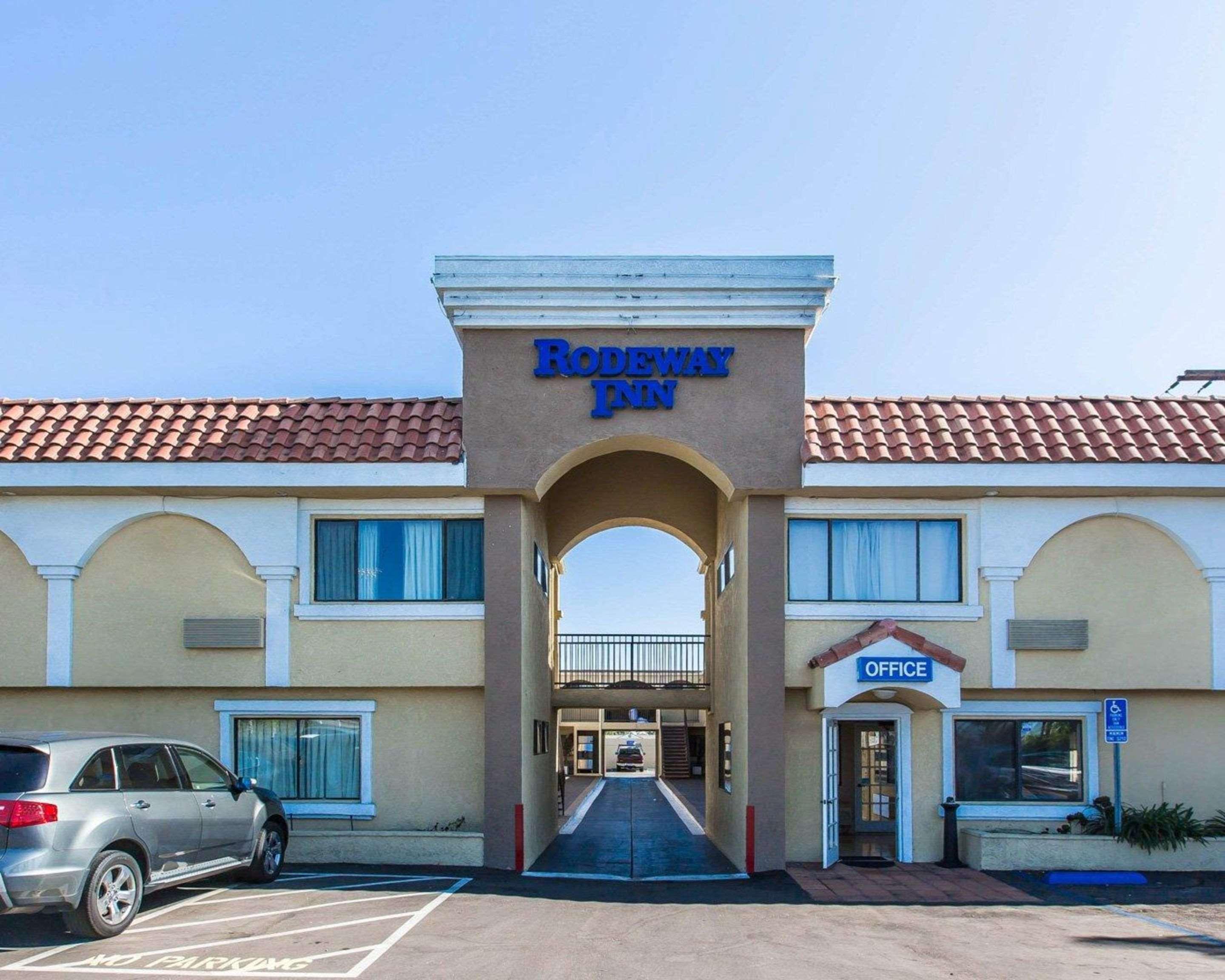 Rodeway Inn & Suites Inglewood Exterior photo